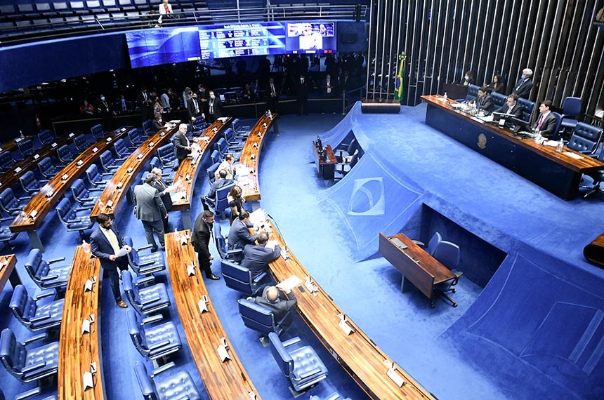 Senado aprova PEC que impulsiona benefícios sociais a menos de 100 dias das eleições e com validade até dezembro